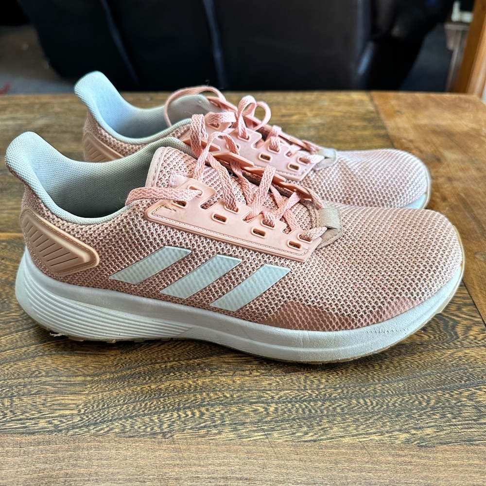 Aize 8.5 Adidas women’s Duramo 9 Running shoes